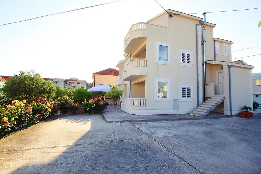 تروغير Apartment Navita